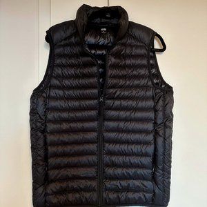 Uniqlo Medium Black Lightweight Vest (100% Nylon)